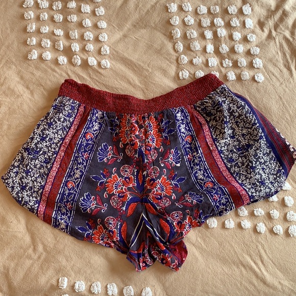 2 FOR $15 SALE 🔥 Flowy Summer Shorts - Picture 2 of 4